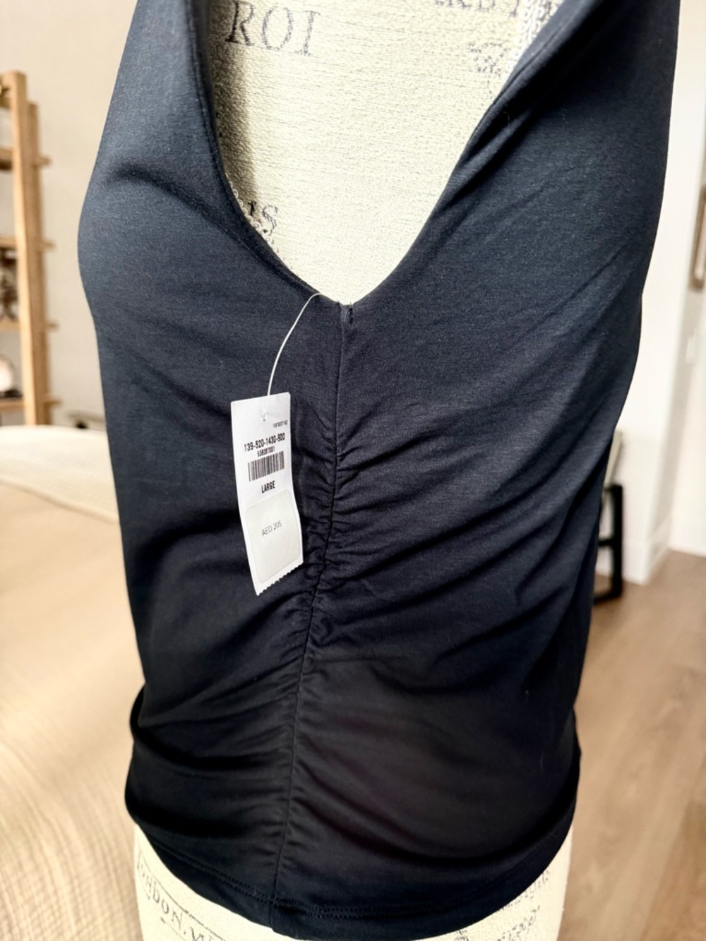 Abercrombie & Fitch Black Sleeveless Mock-Neck Tank - Picture 4 of 7
